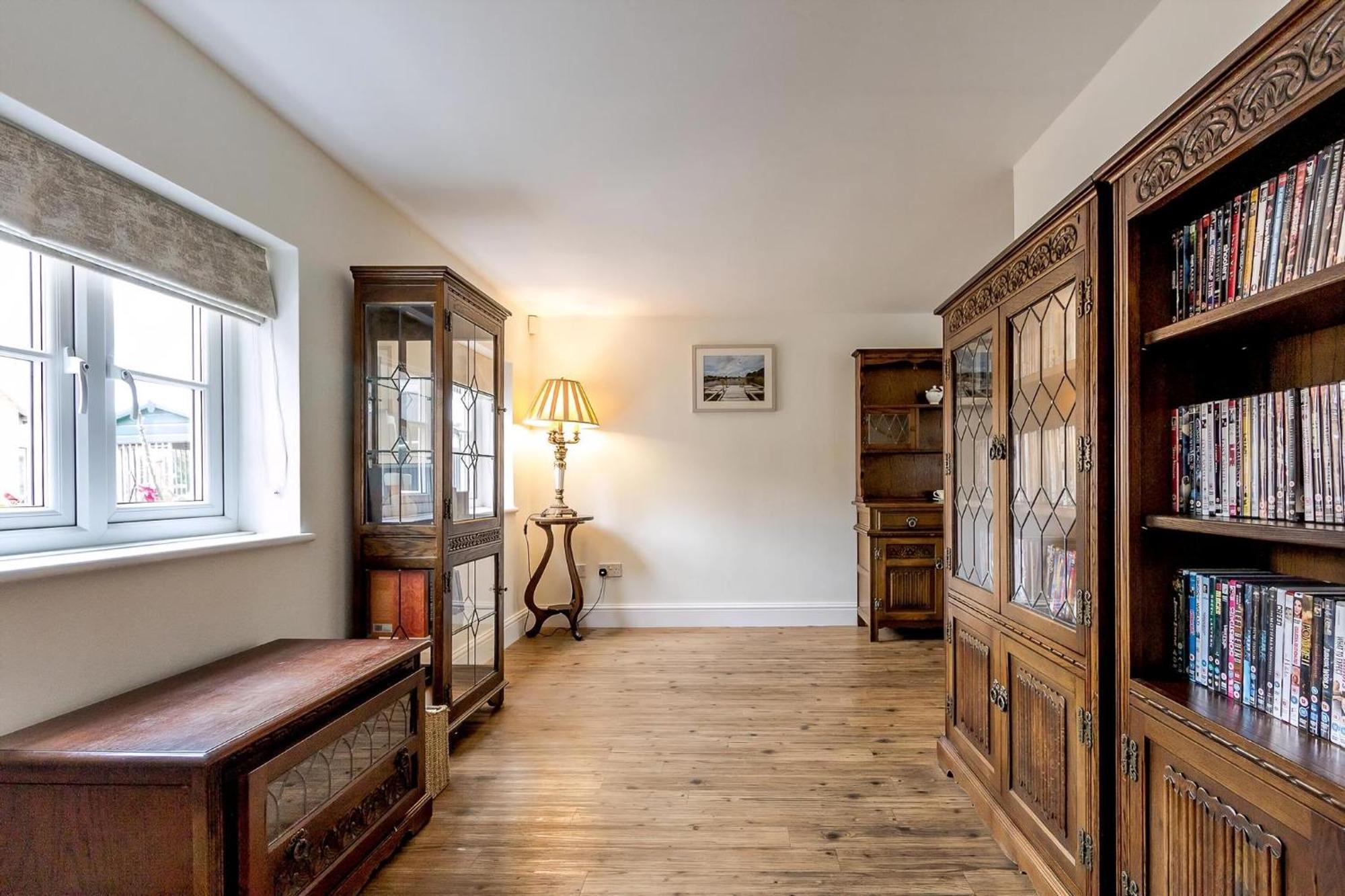 Cottage In Norfolk Sleeps 23 - Private Pool, Fishing Lake, Hot Tub Ref 99008Sc Hockham 외부 사진
